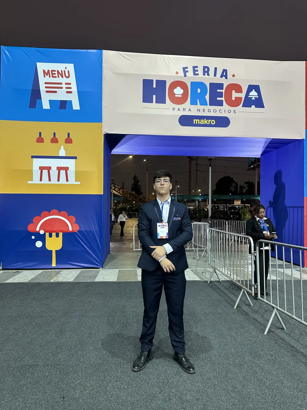 Barclay en la entrada de la Feria HORECA